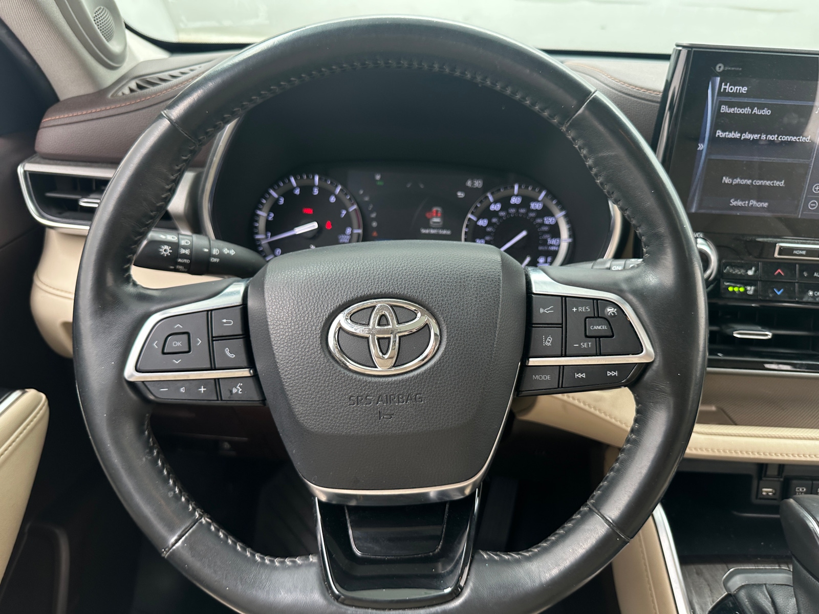 Thumbnail: 2021 Toyota Highlander - 4