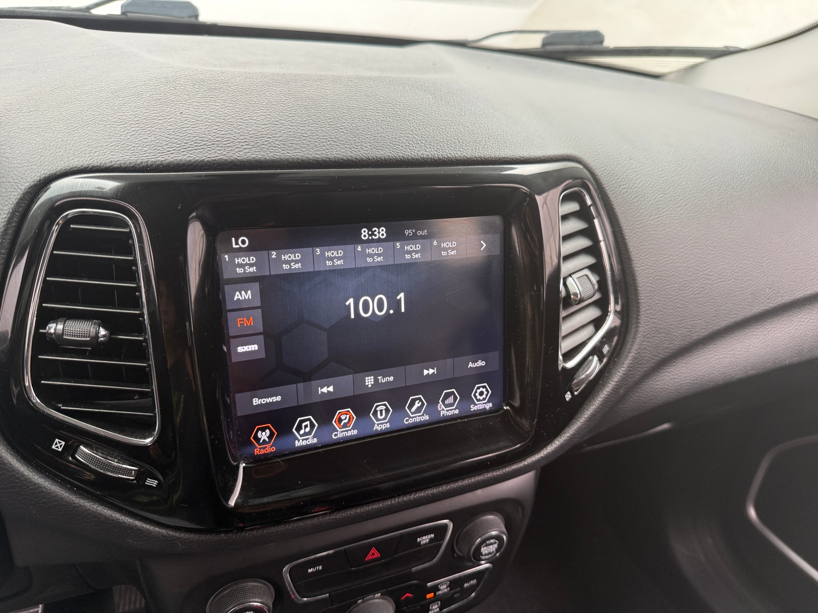 Thumbnail: 2018 Jeep Compass - 3