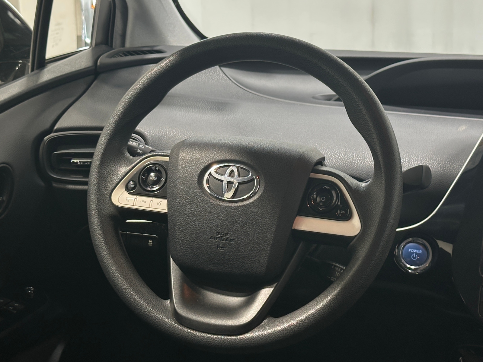 Thumbnail: 2016 Toyota Prius - 5