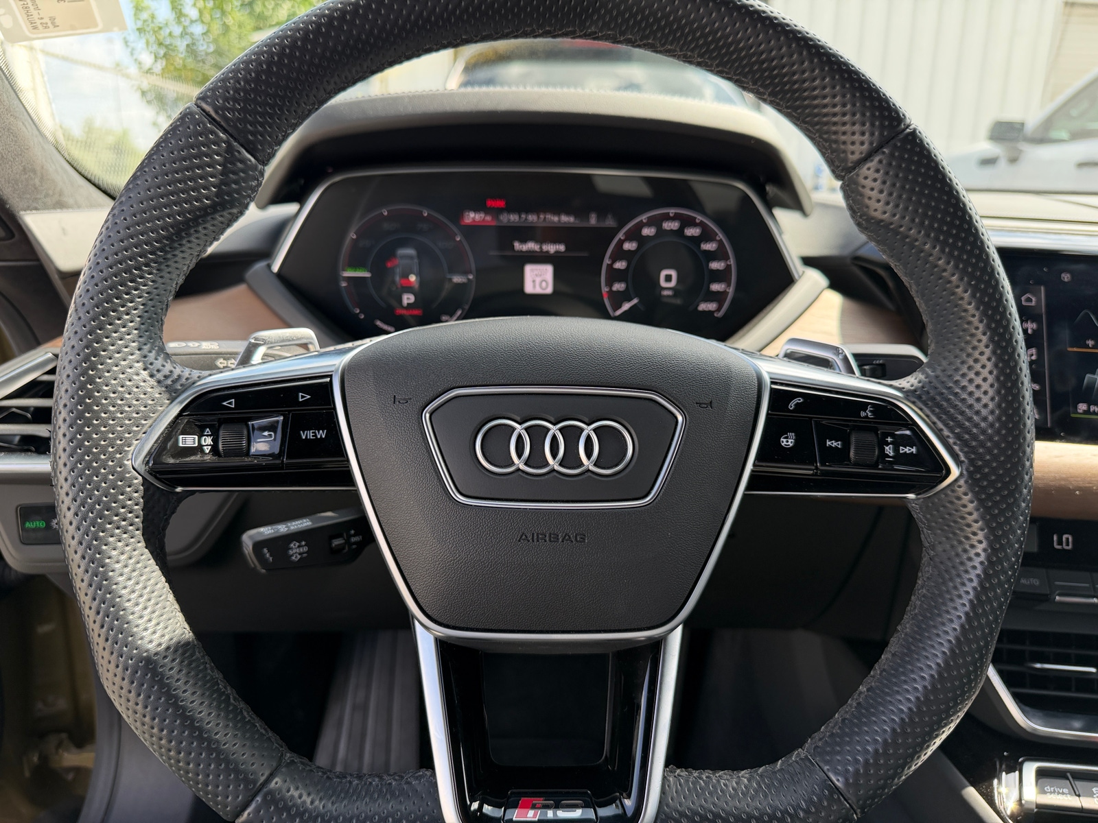 Thumbnail: 2022 Audi RS e-tron GT - 4