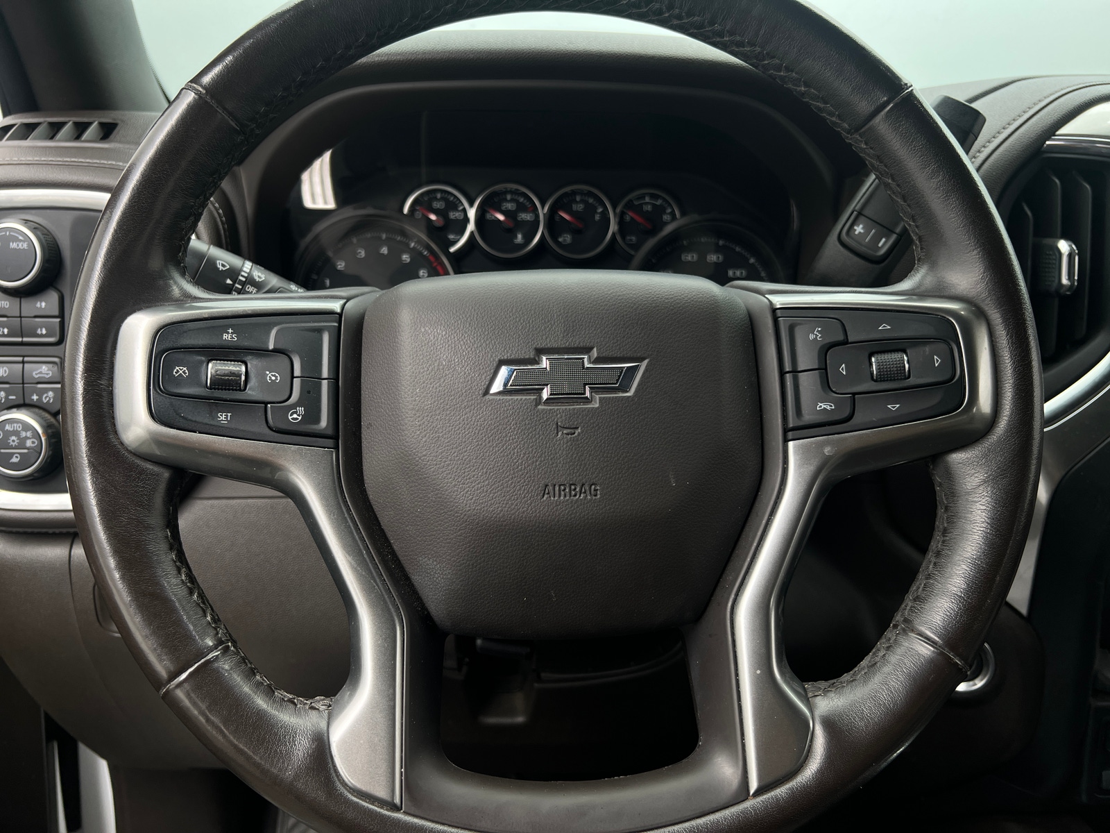 Thumbnail: 2022 Chevrolet Silverado 1500 - 5