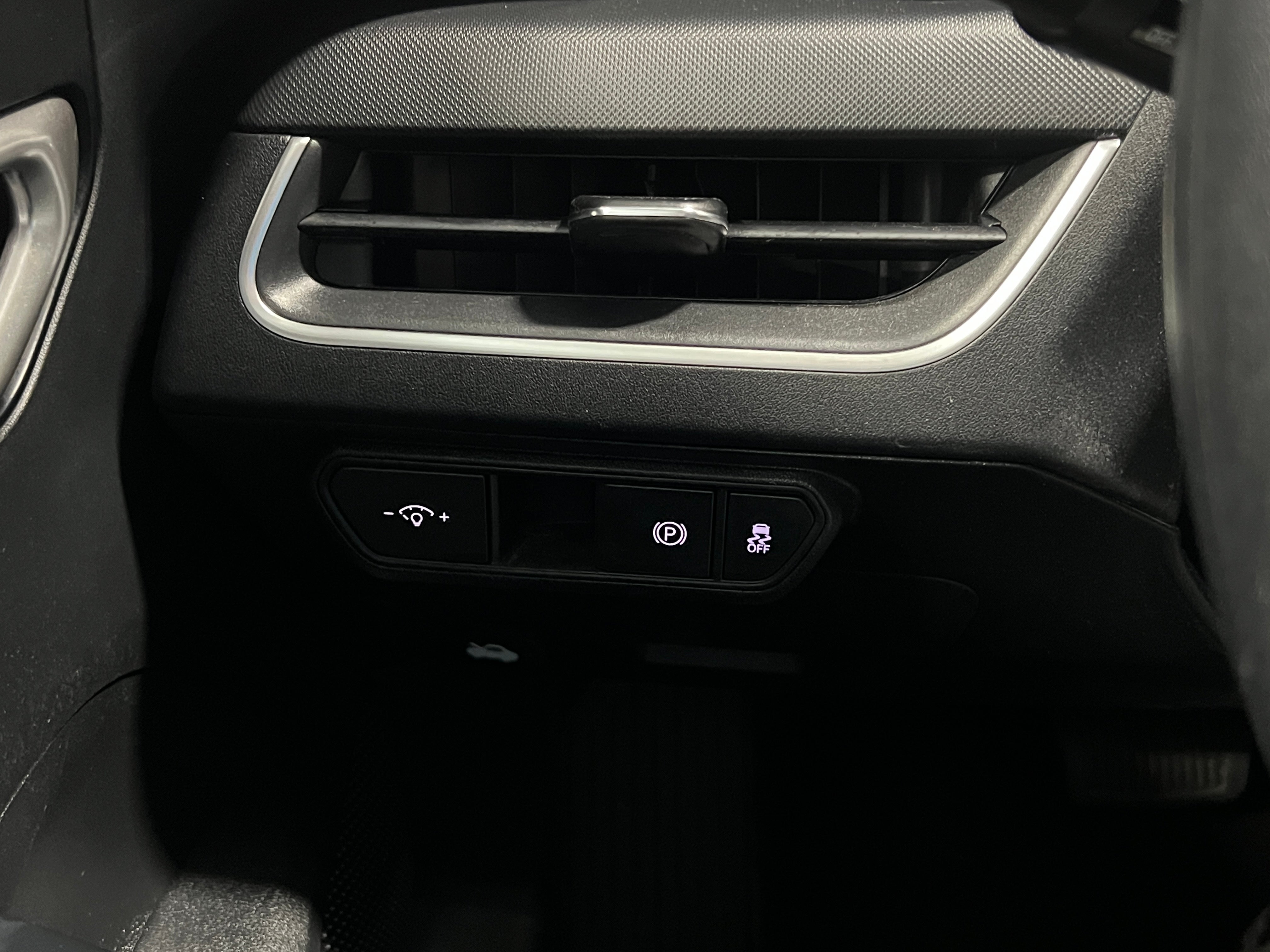 2025 Kia K4 LXS - Photo 10