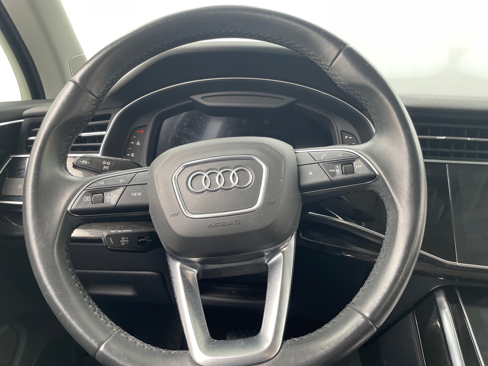 Thumbnail: 2023 Audi Q7 - 4