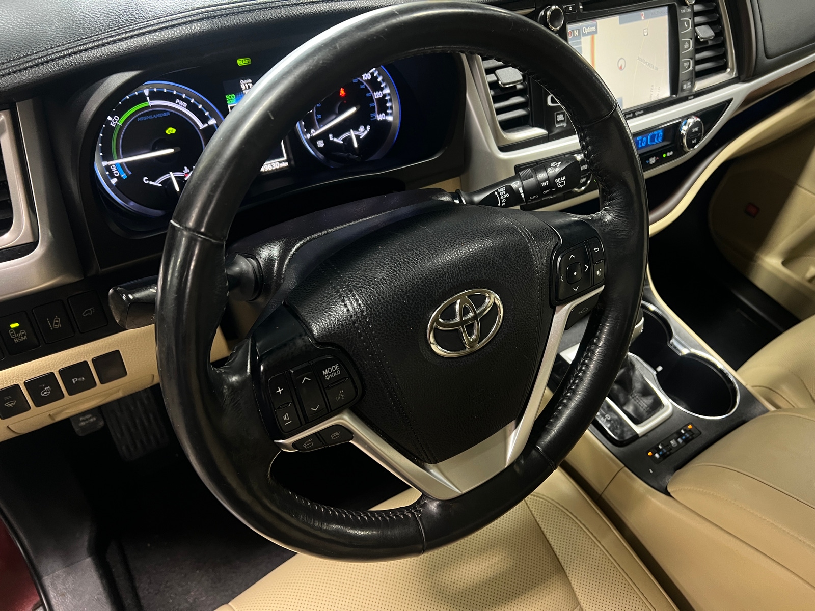 Thumbnail: 2016 Toyota Highlander - 4