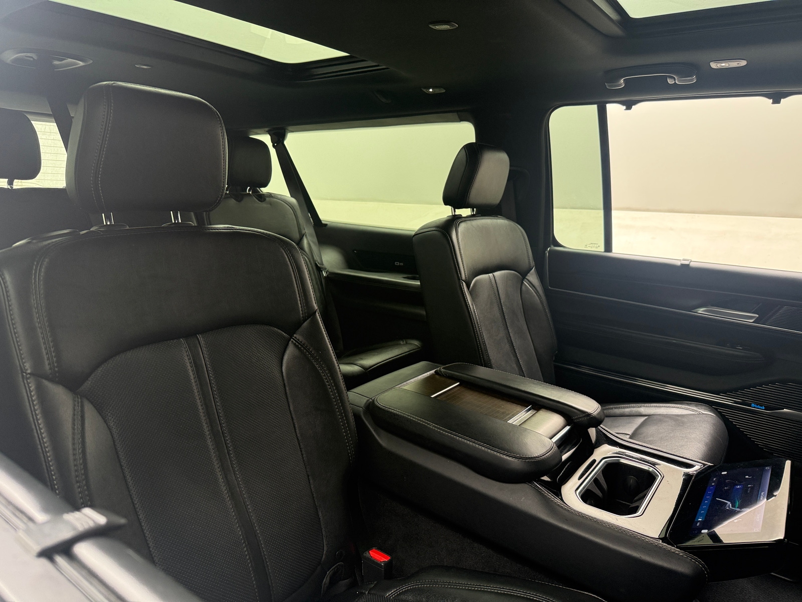 Thumbnail: 2024 Jeep Grand Wagoneer L - 5