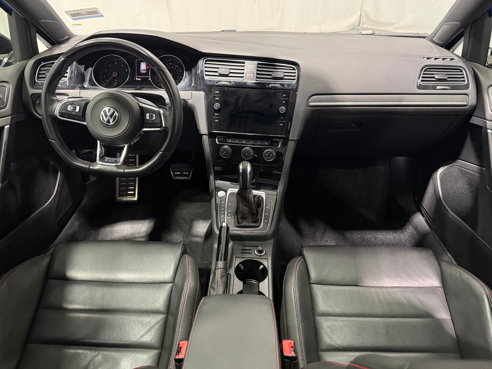 Thumbnail: 2021 Volkswagen Golf - 3