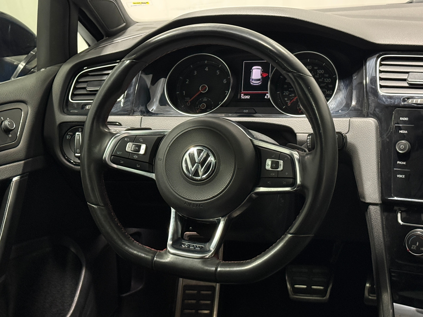 Thumbnail: 2021 Volkswagen Golf - 5