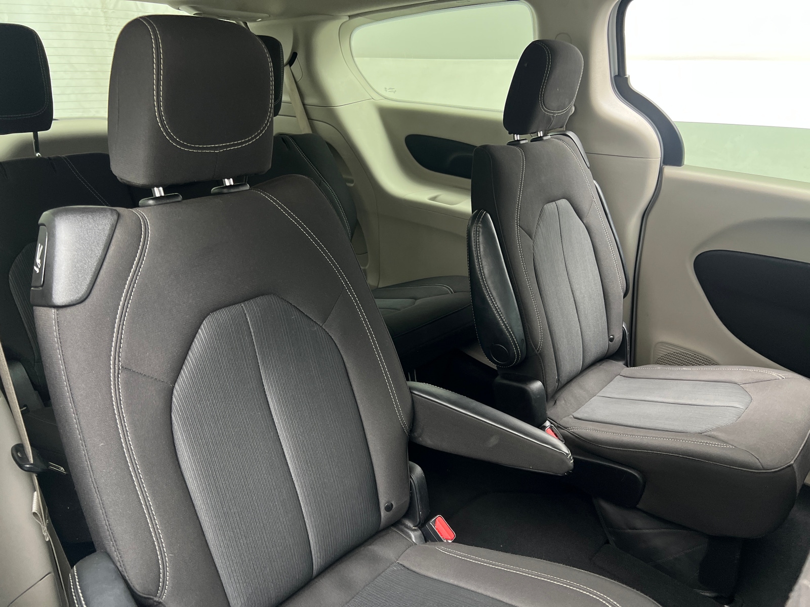Thumbnail: 2023 Chrysler Voyager - 6