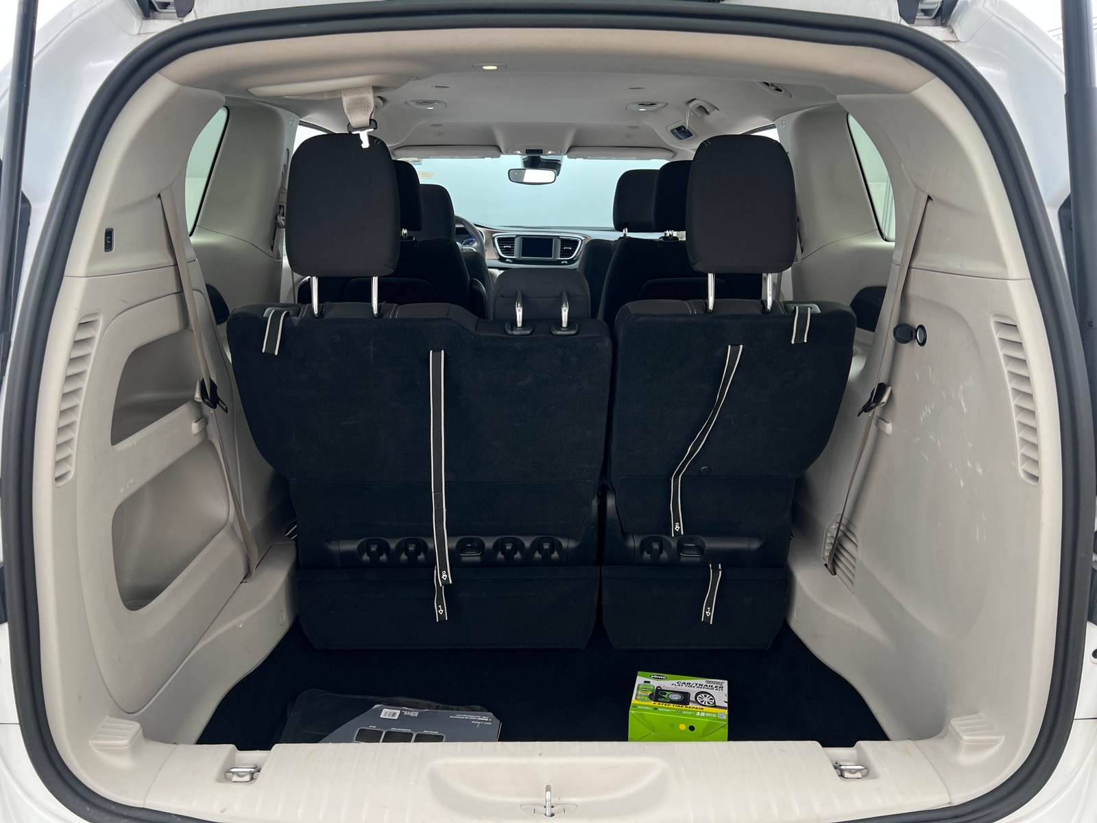 Thumbnail: 2023 Chrysler Voyager - 7