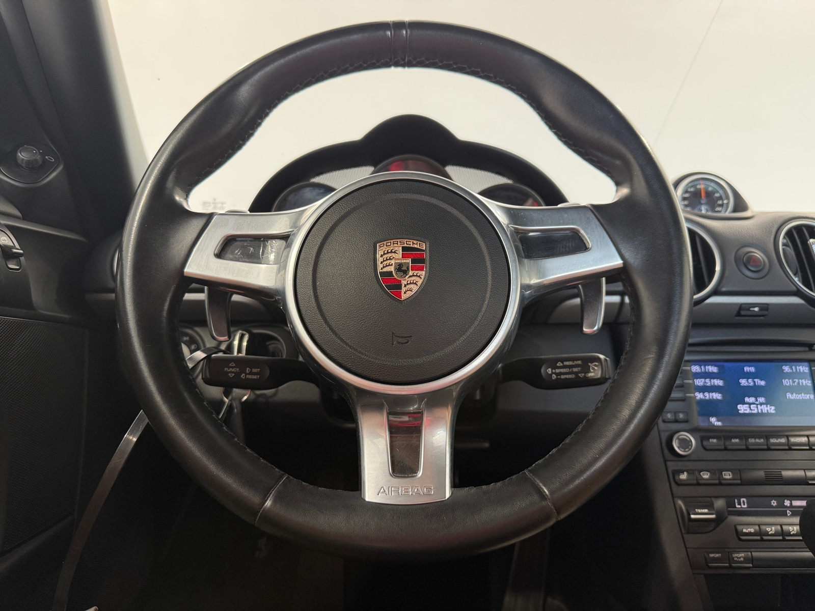 Thumbnail: 2011 Porsche Cayman - 3
