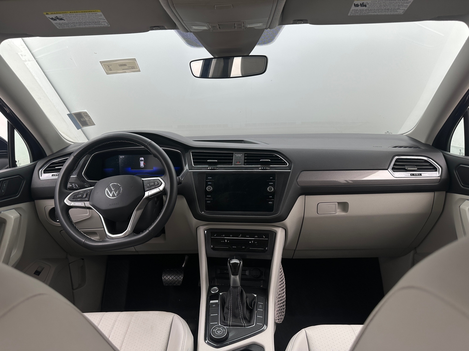 Thumbnail: 2022 Volkswagen Tiguan - 2