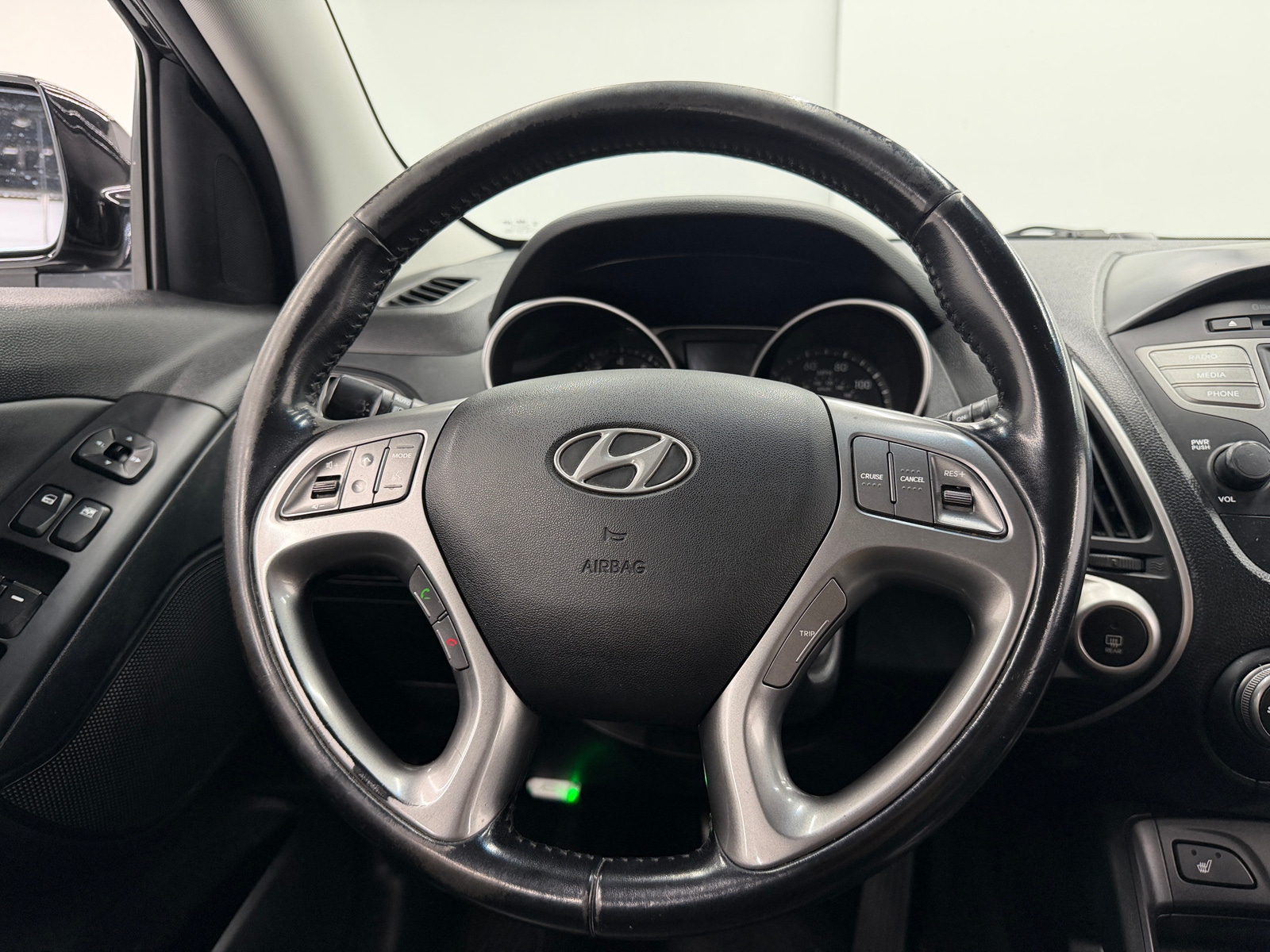 Thumbnail: 2015 Hyundai Tucson - 4