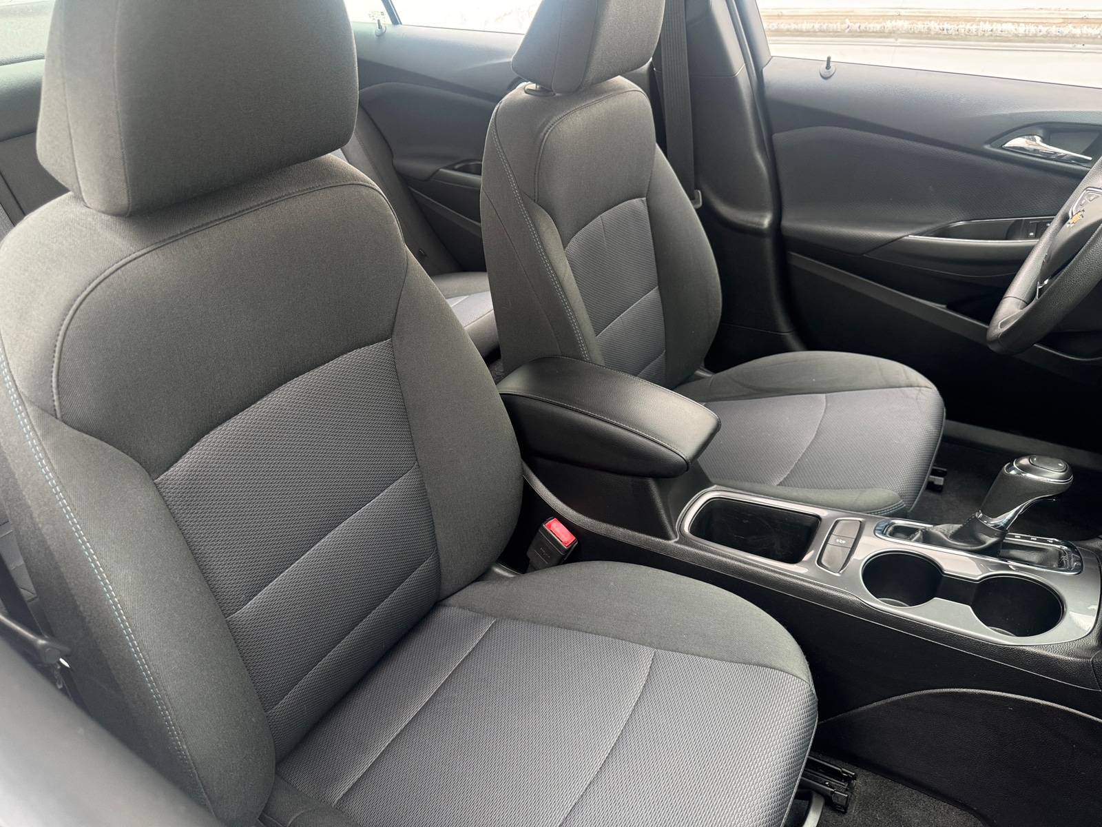 Thumbnail: 2018 Chevrolet Cruze - 2