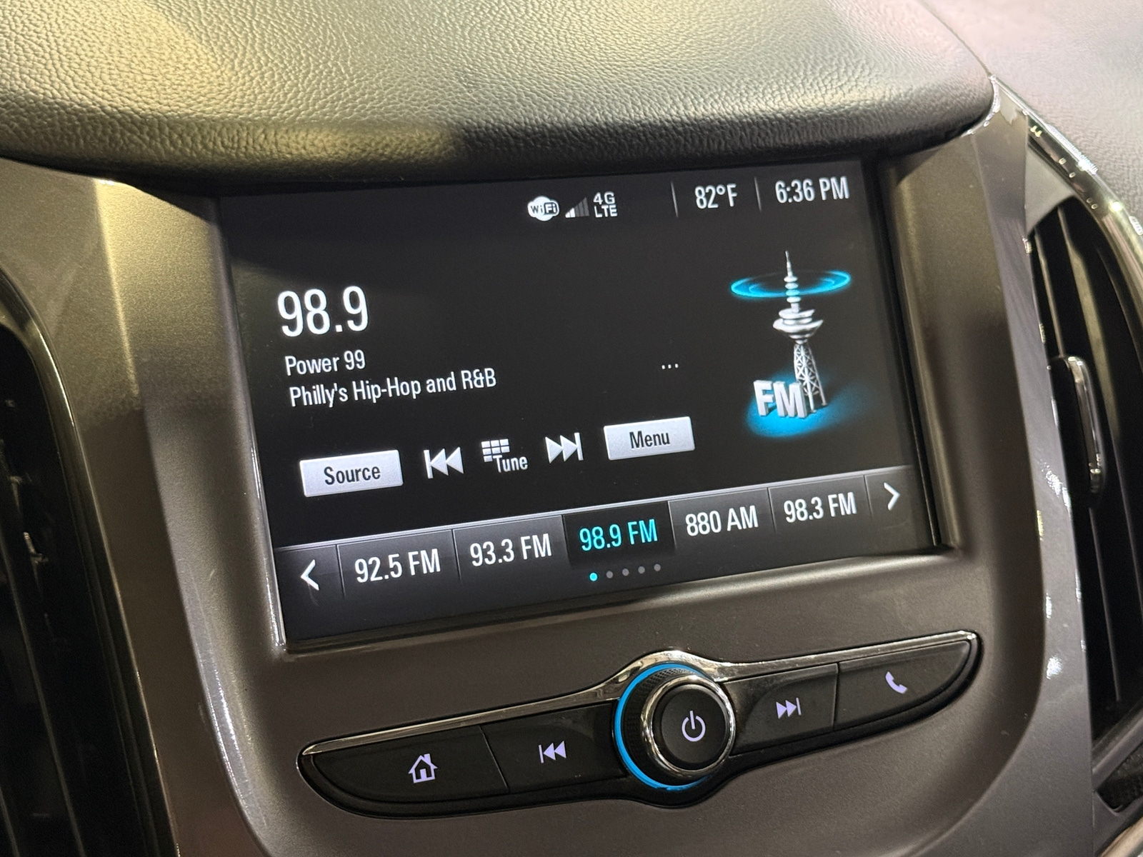 Thumbnail: 2018 Chevrolet Cruze - 4