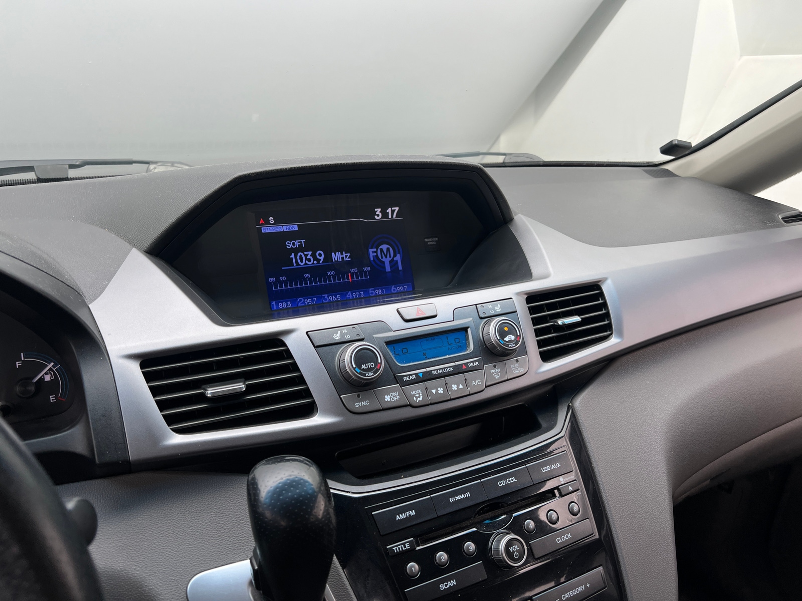 Thumbnail: 2011 Honda Odyssey - 3