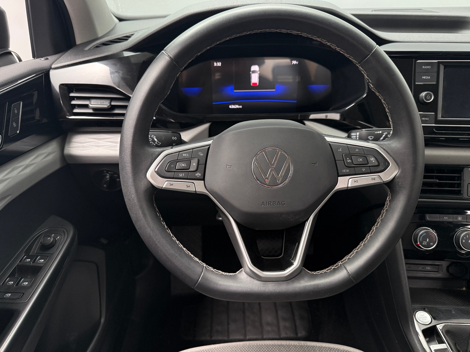 Thumbnail: 2023 Volkswagen Taos - 5
