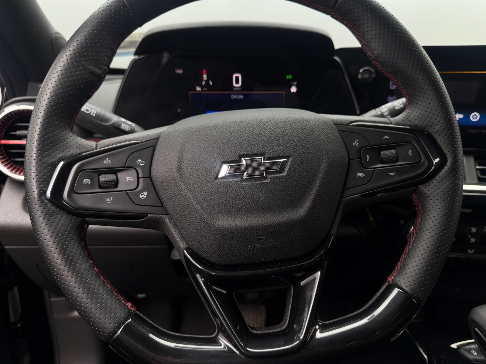 Thumbnail: 2025 Chevrolet Trax - 4