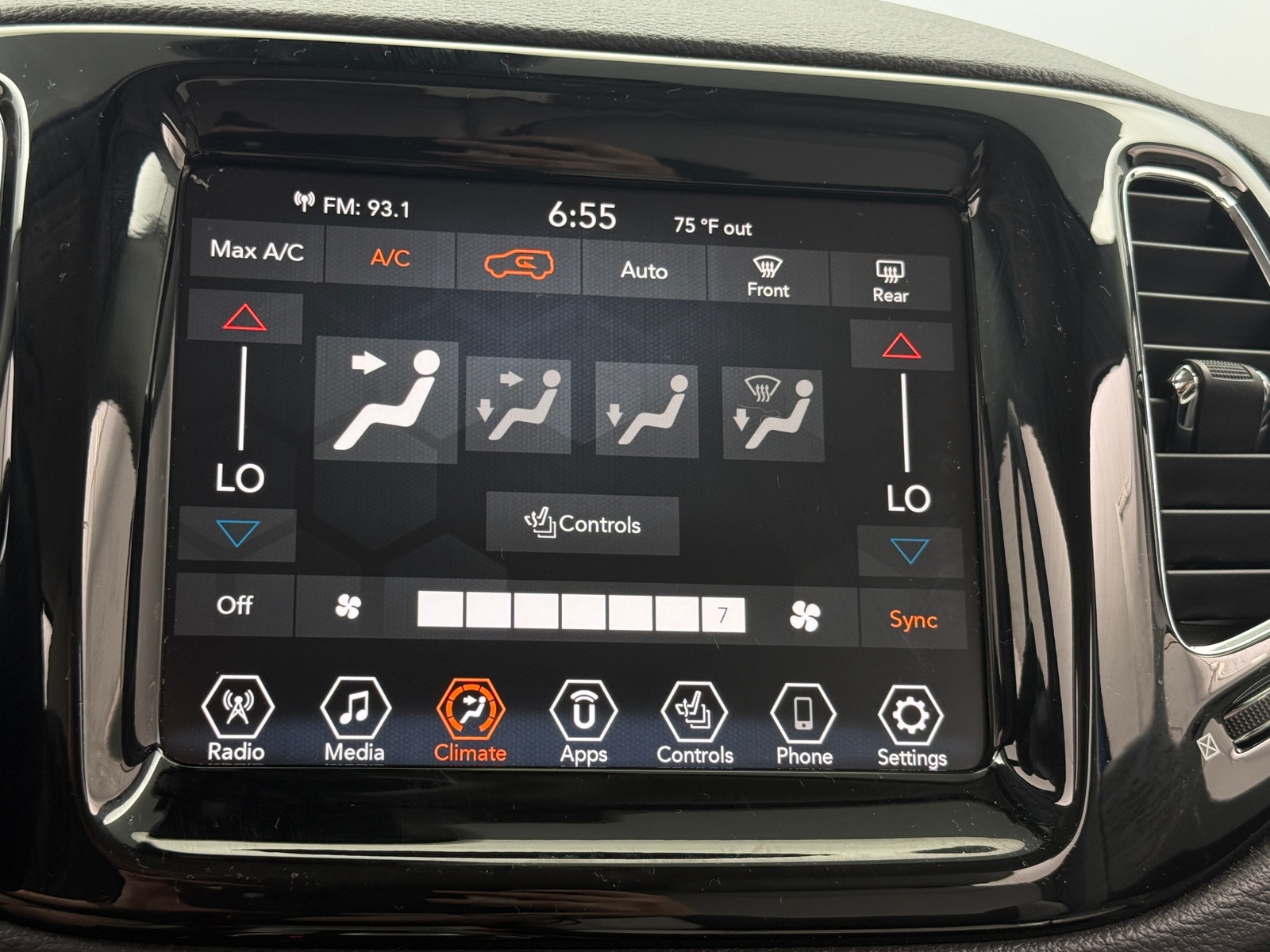 Thumbnail: 2021 Jeep Compass - 3