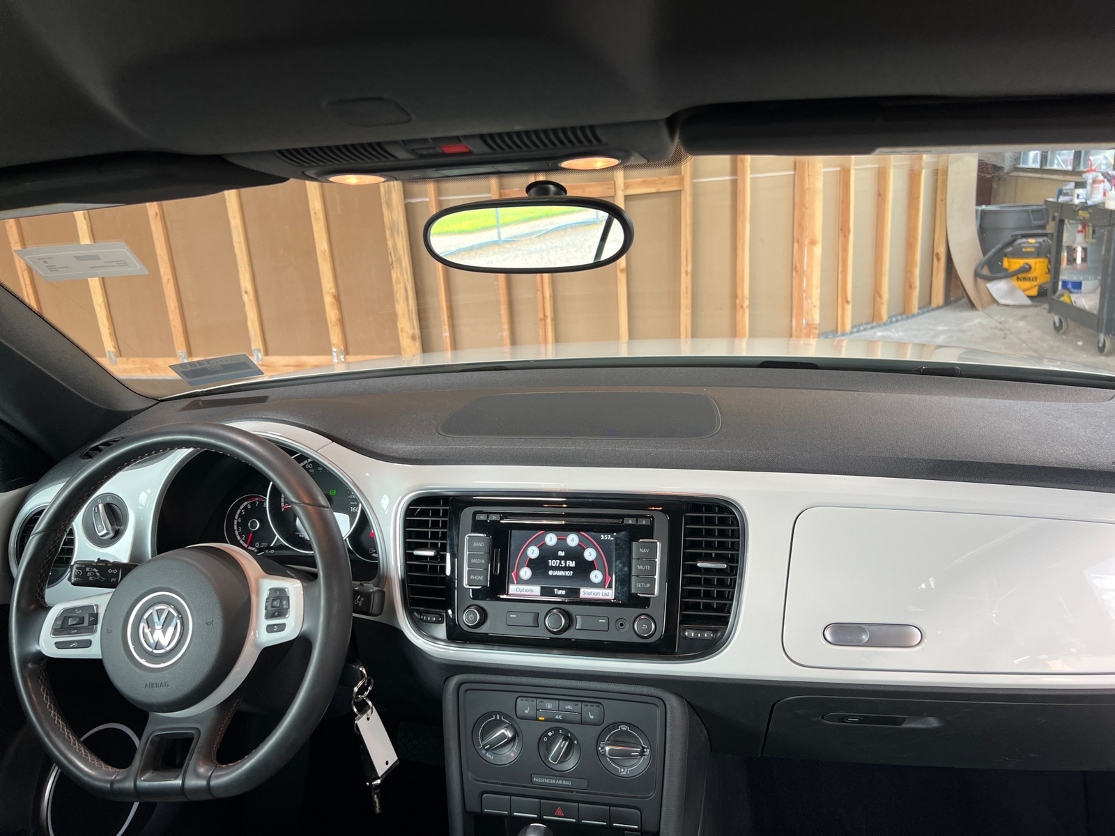Thumbnail: 2015 Volkswagen Beetle - 2
