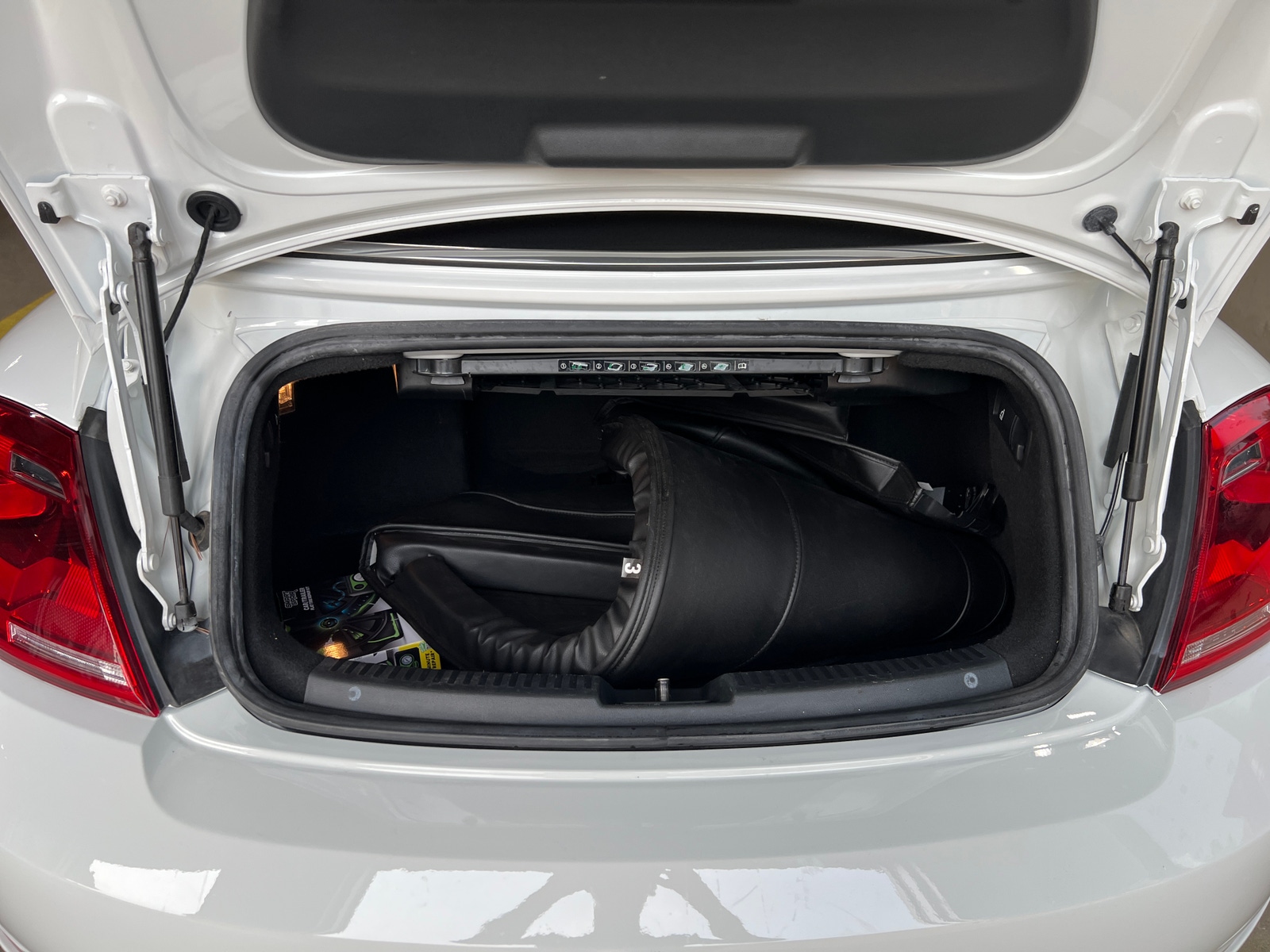 Thumbnail: 2015 Volkswagen Beetle - 6