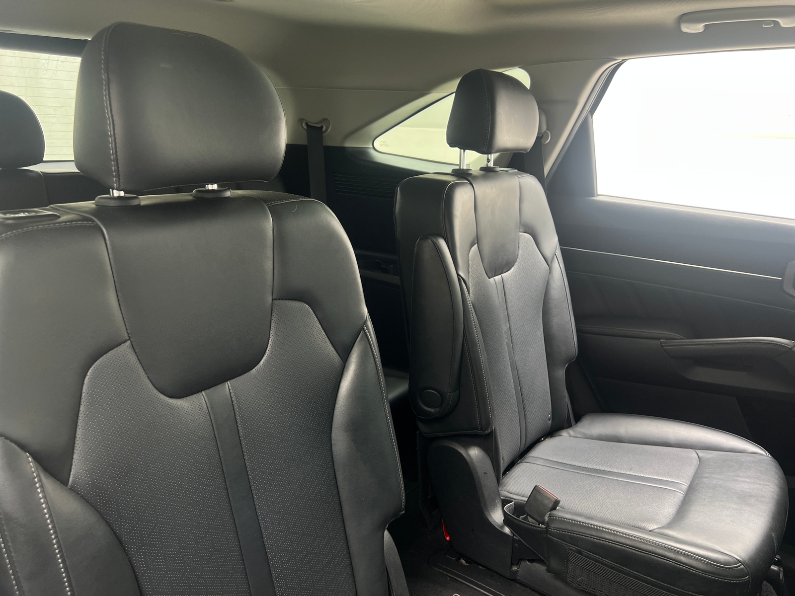 Thumbnail: 2022 Kia Sorento - 5