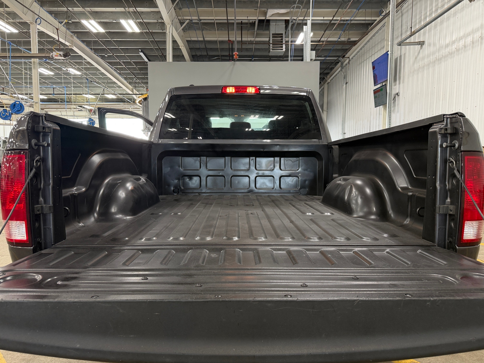 Thumbnail: 2024 RAM 1500 Classic - 7