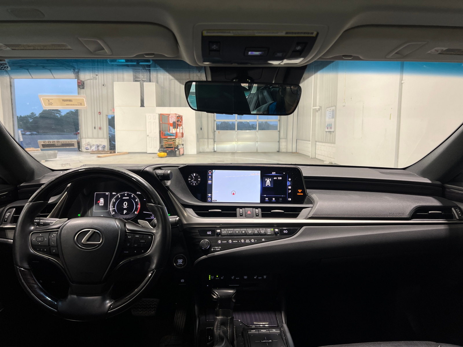 Thumbnail: 2019 Lexus ES - 3