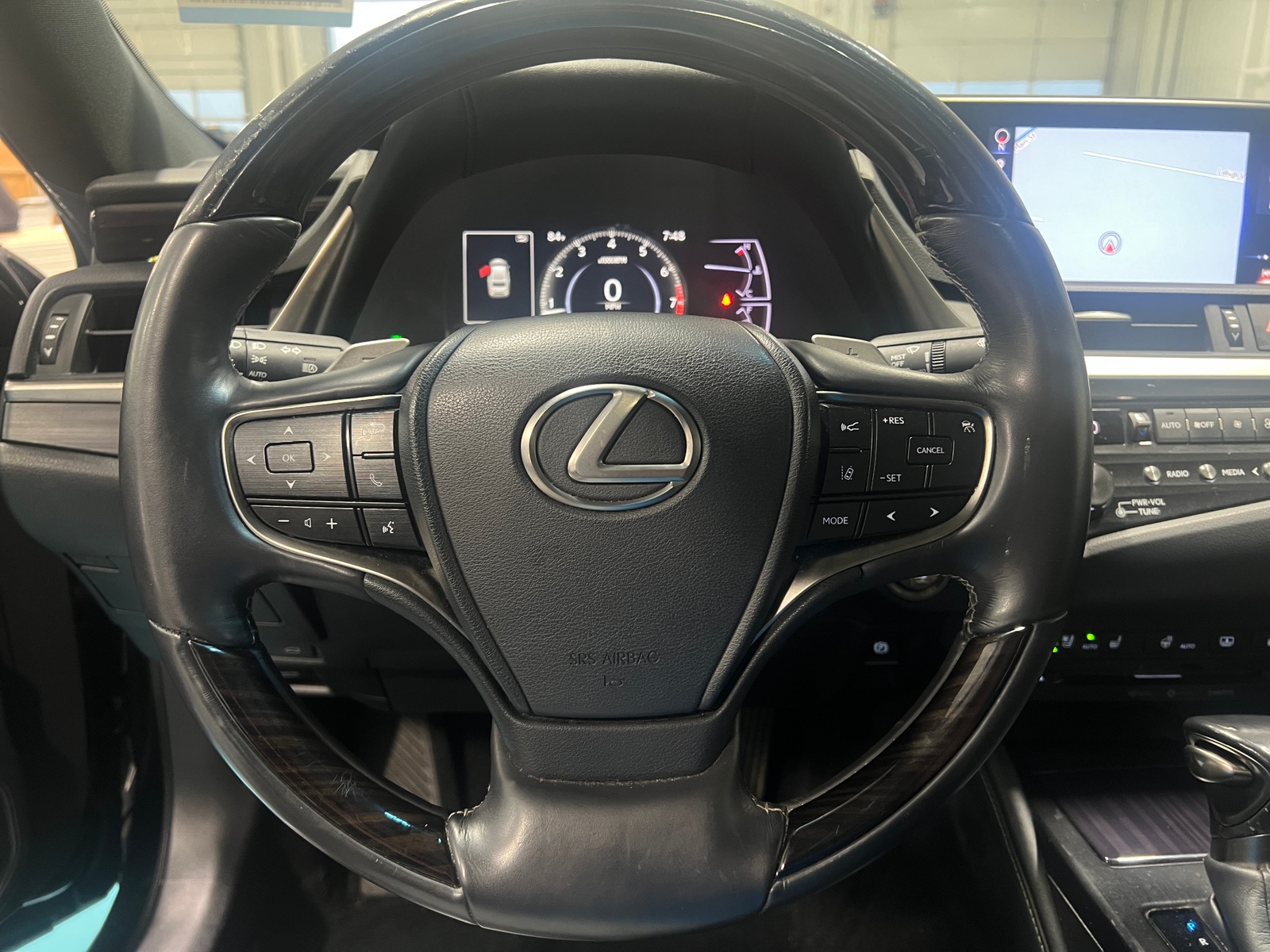 Thumbnail: 2019 Lexus ES - 5