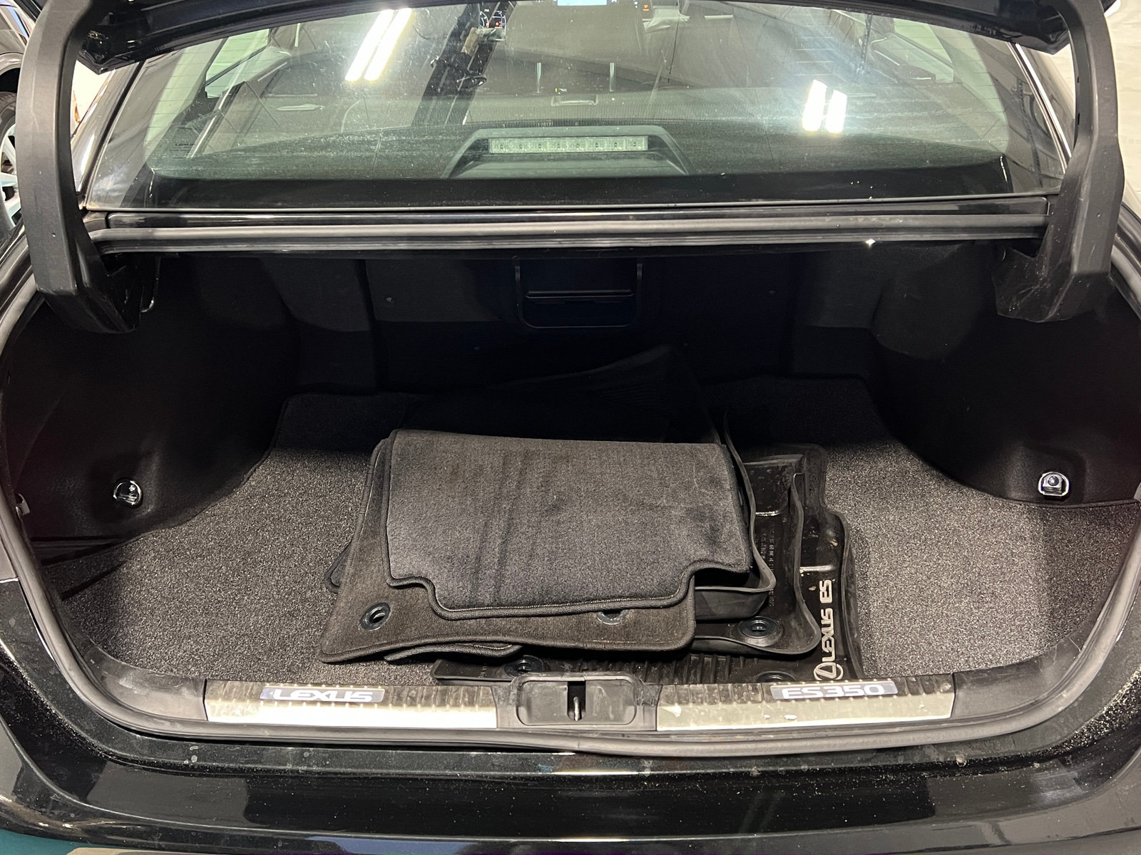 Thumbnail: 2019 Lexus ES - 7