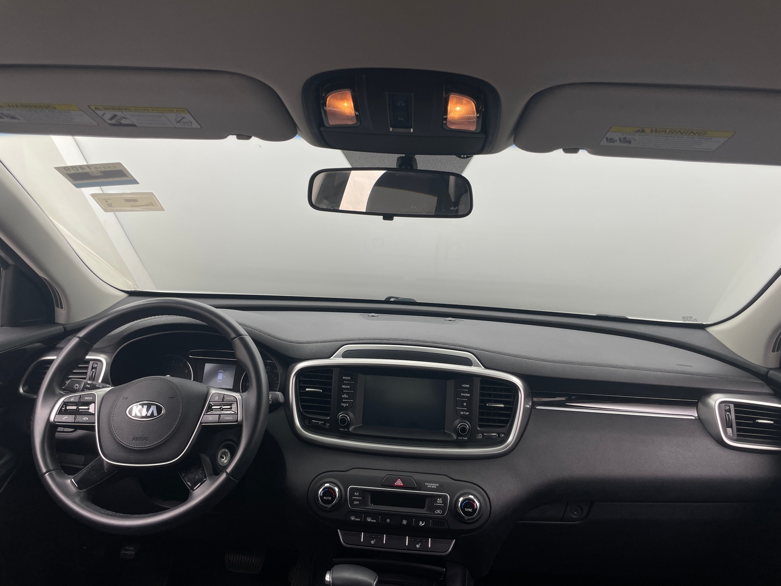 Thumbnail: 2019 Kia Sorento - 3