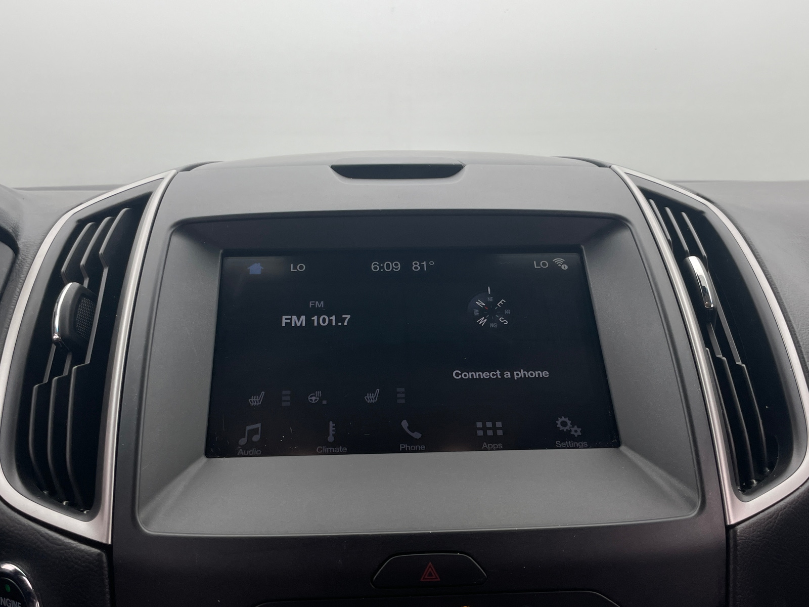 Thumbnail: 2019 Ford Edge - 3