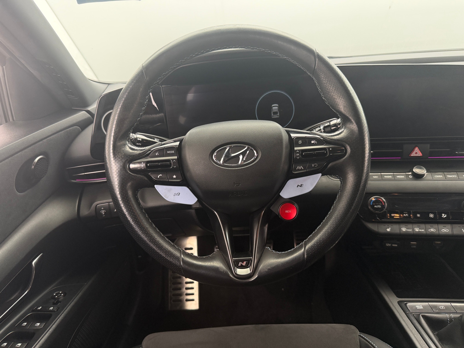 Thumbnail: 2023 Hyundai Elantra - 4