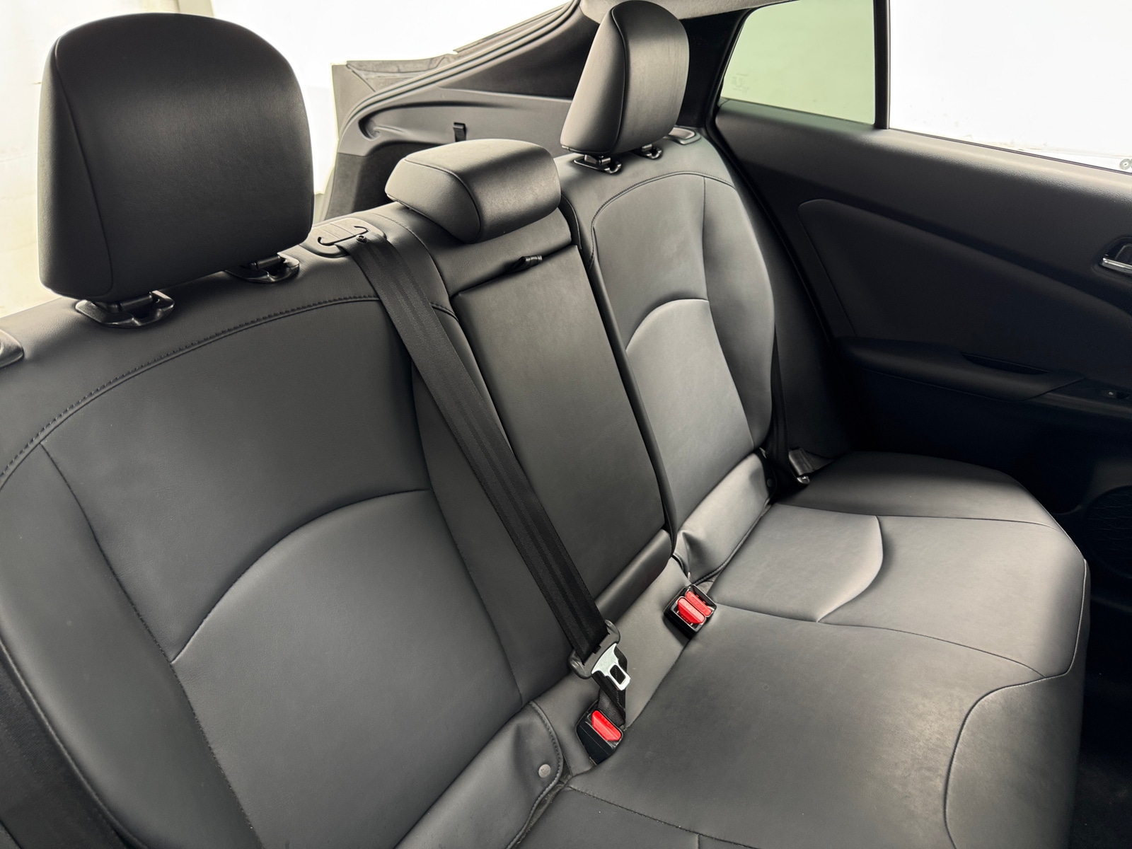 Thumbnail: 2016 Toyota Prius - 6