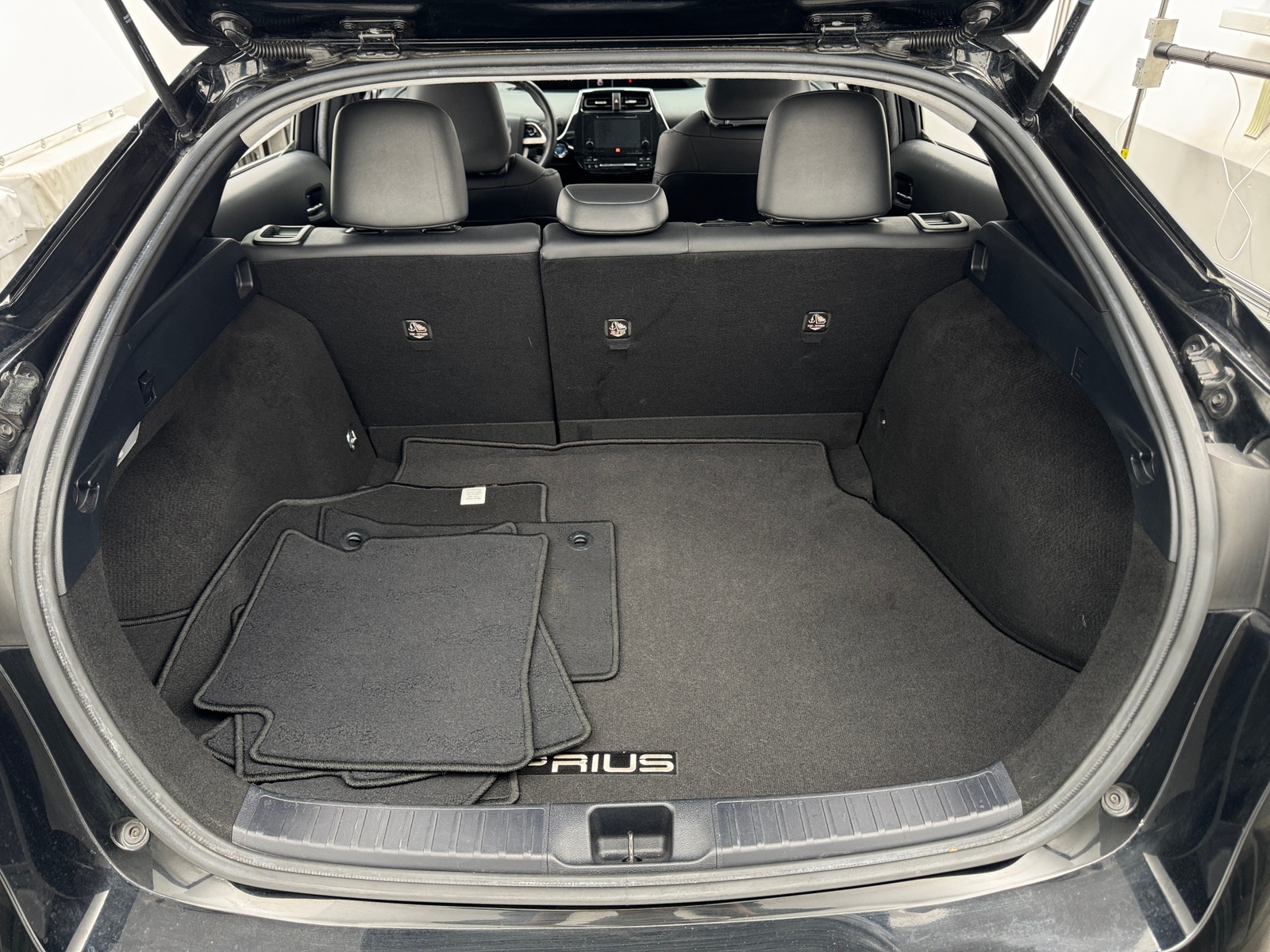 Thumbnail: 2016 Toyota Prius - 7