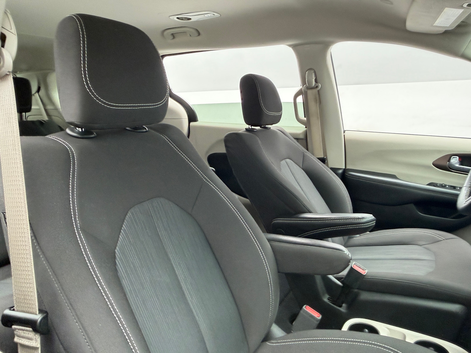 Thumbnail: 2024 Chrysler Voyager - 2