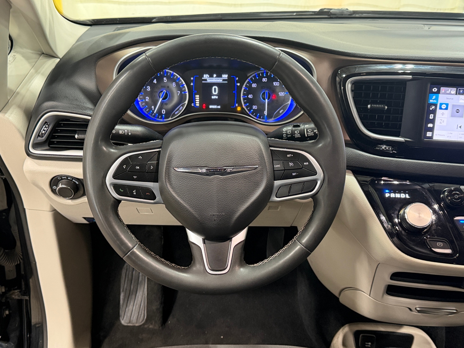 Thumbnail: 2024 Chrysler Voyager - 5
