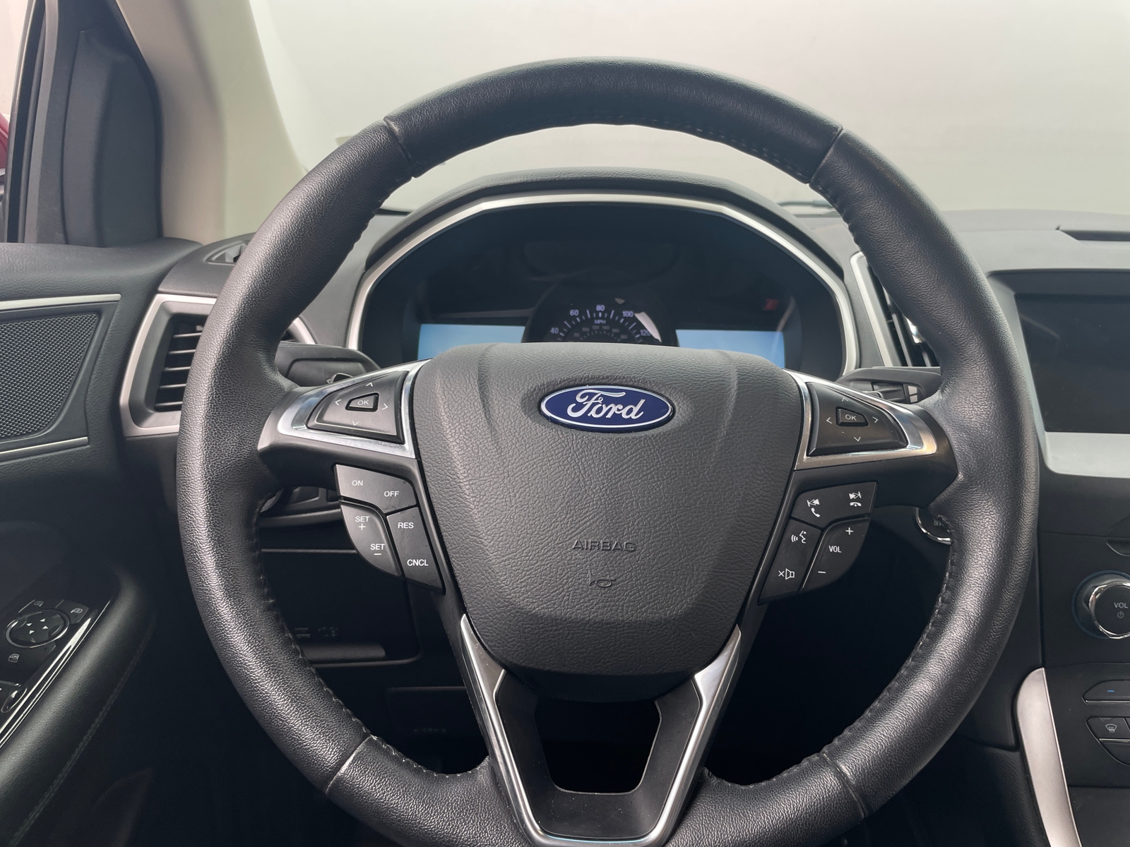 Thumbnail: 2018 Ford Edge - 4