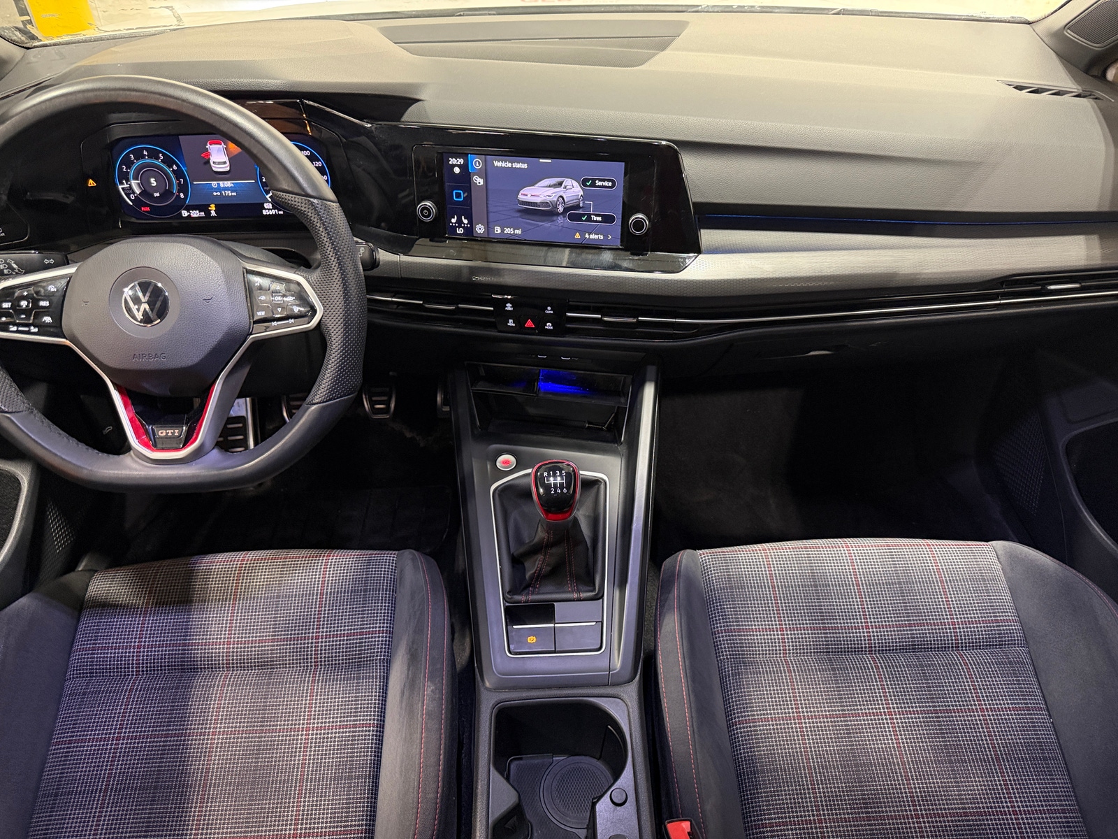 Thumbnail: 2022 Volkswagen Golf - 3