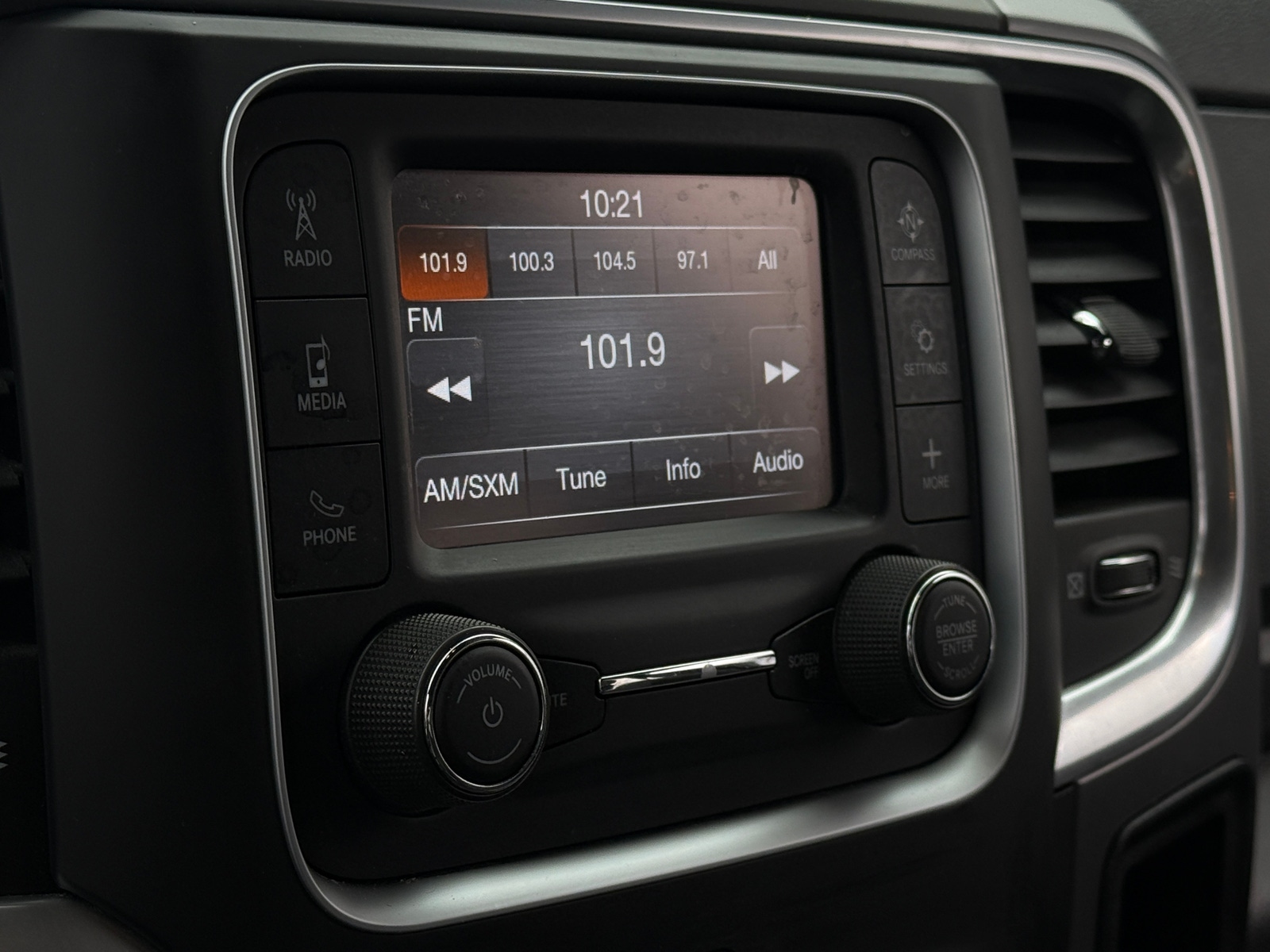 Thumbnail: 2024 RAM 1500 Classic - 4