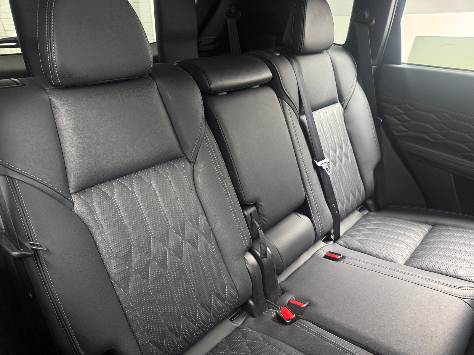 Thumbnail: 2025 Mitsubishi Outlander - 6