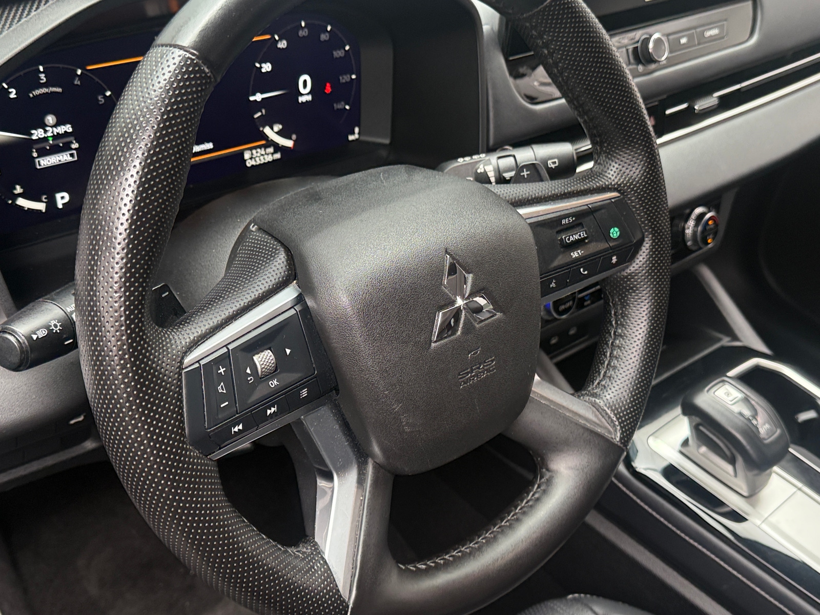Thumbnail: 2025 Mitsubishi Outlander - 5