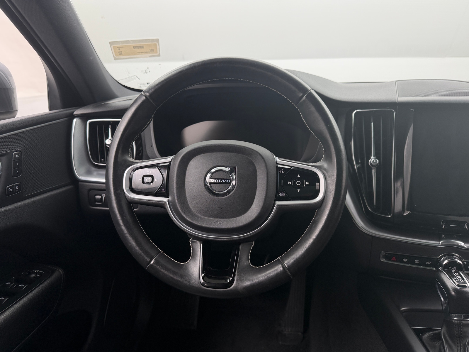 Thumbnail: 2020 Volvo XC60 - 4