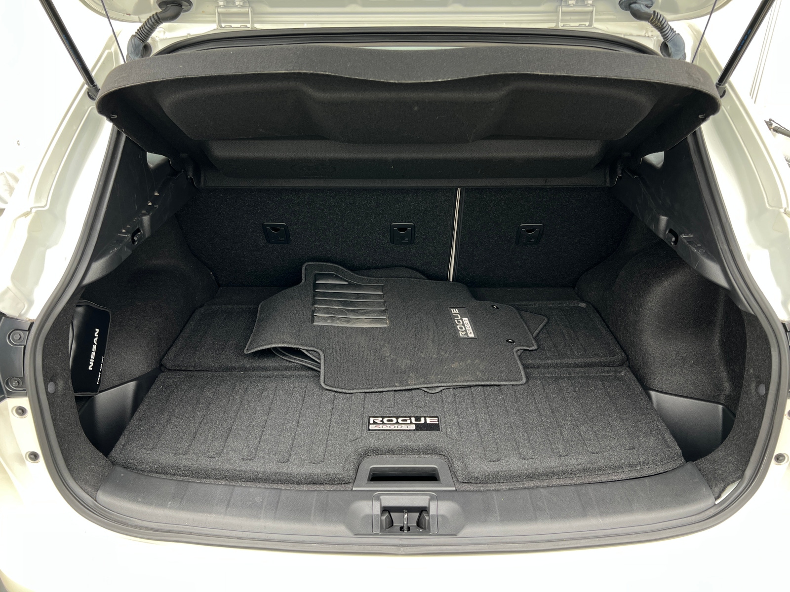 Thumbnail: 2018 Nissan Rogue Sport - 6