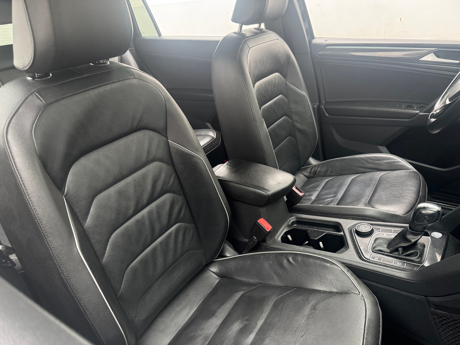 Thumbnail: 2020 Volkswagen Tiguan - 2