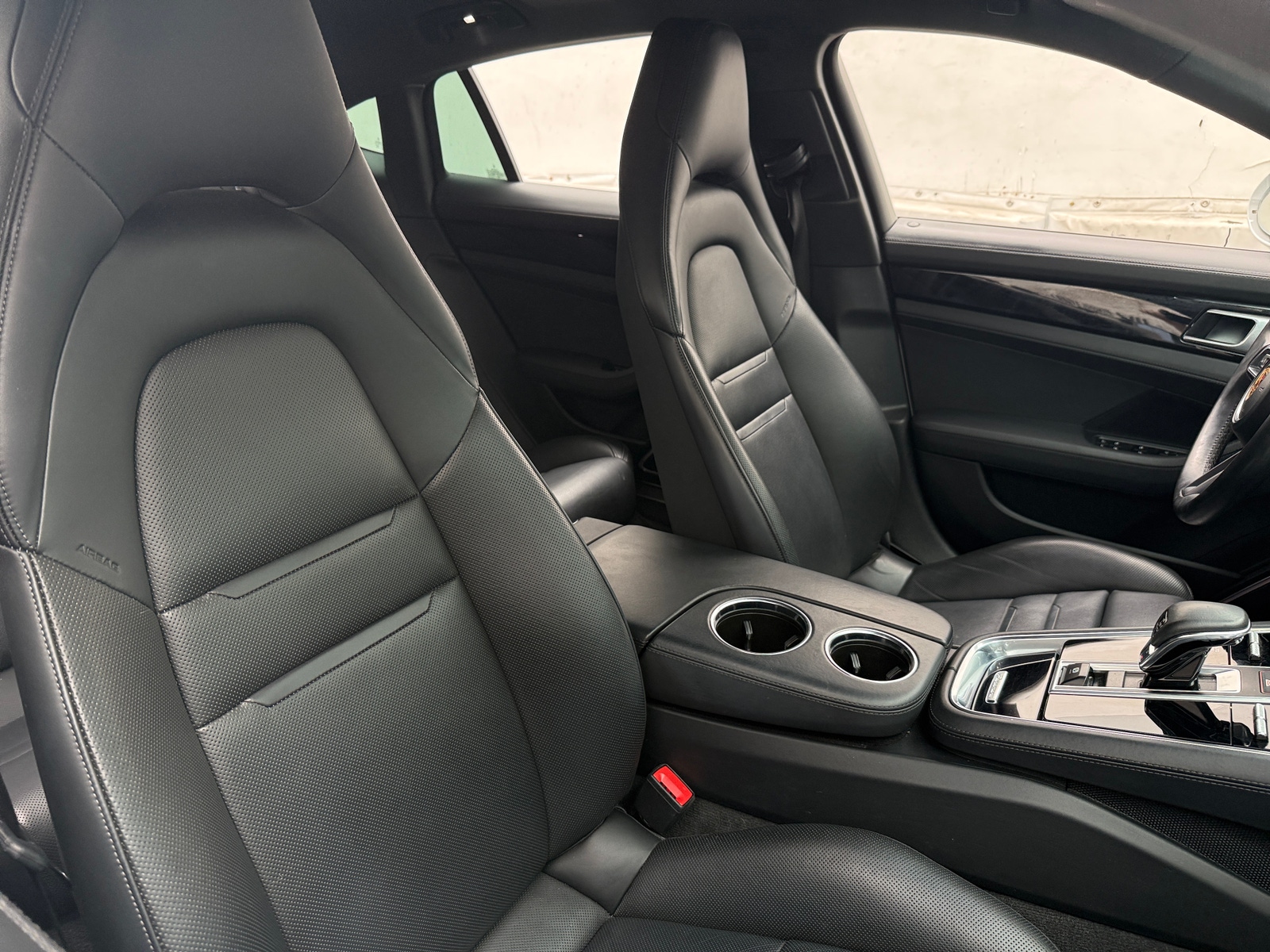 Thumbnail: 2022 Porsche Panamera - 2