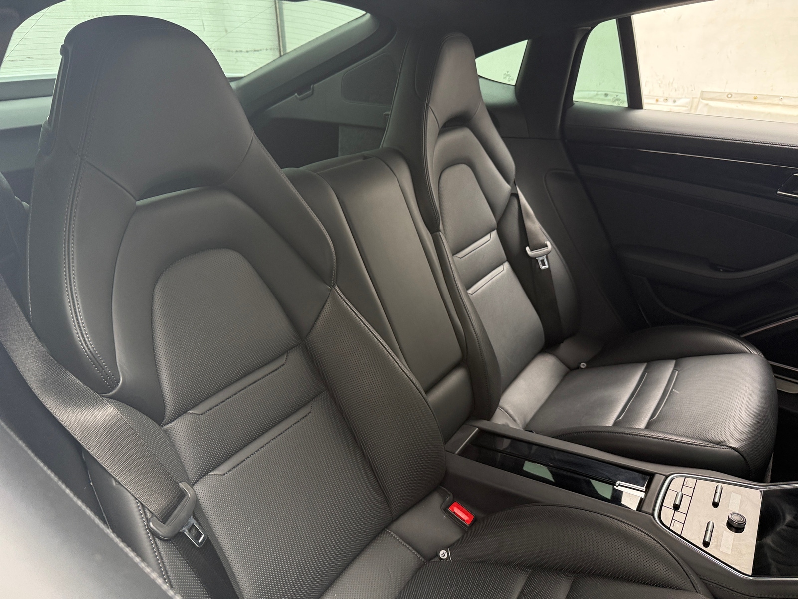 Thumbnail: 2022 Porsche Panamera - 6