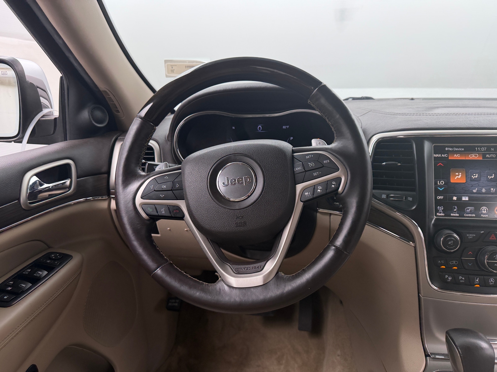 Thumbnail: 2017 Jeep Grand Cherokee - 4