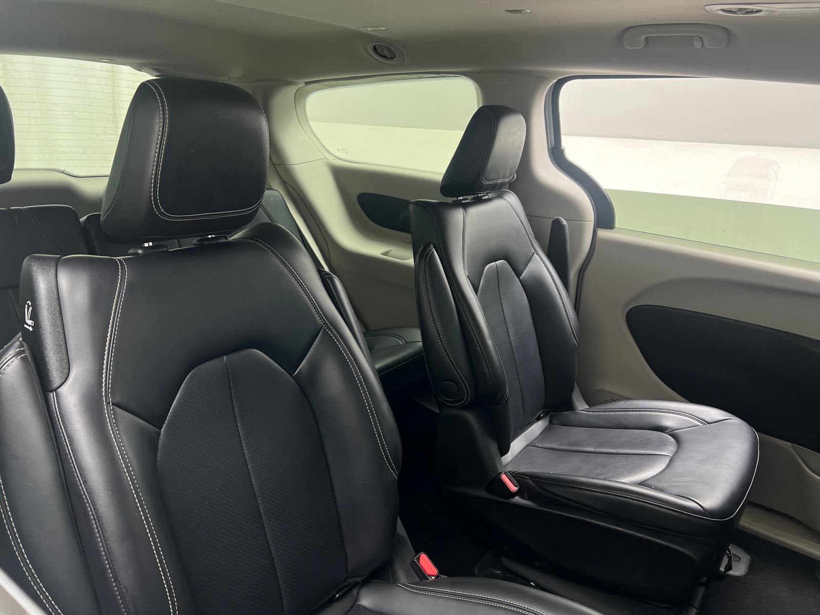 Thumbnail: 2023 Chrysler Pacifica - 5
