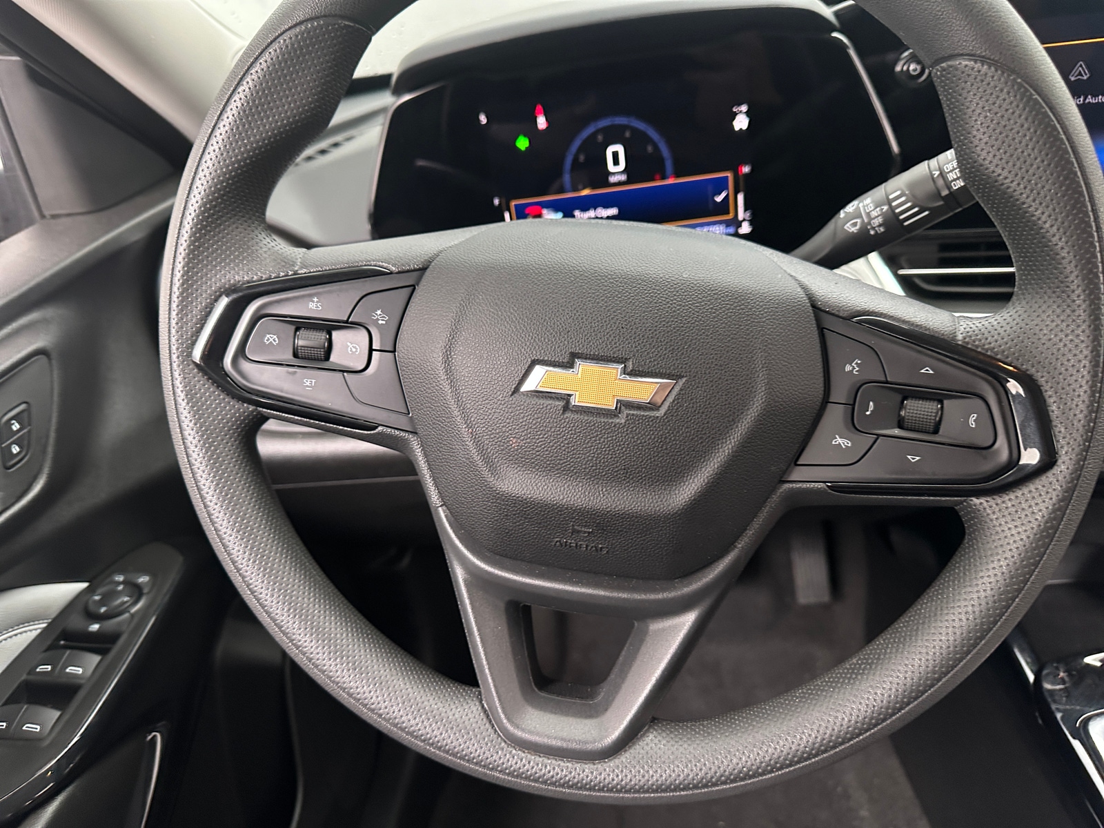 Thumbnail: 2025 Chevrolet Trax - 4