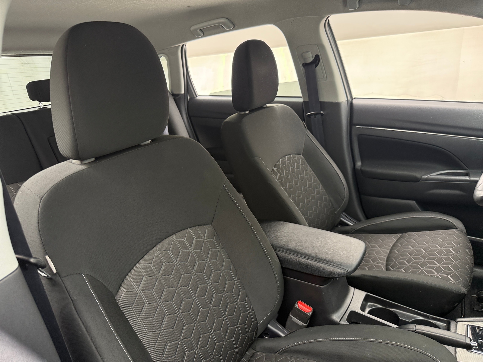 Thumbnail: 2024 Mitsubishi Outlander Sport - 2